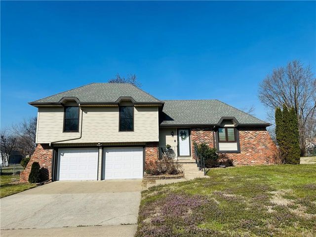 109 S Vansant Street, Clinton, MO 64735