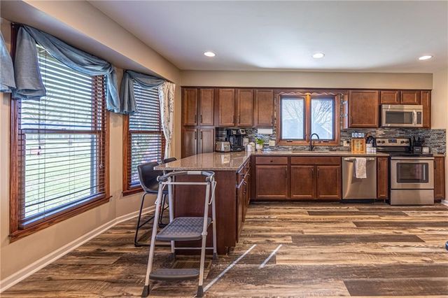 109 S Vansant Street, Clinton, MO 64735