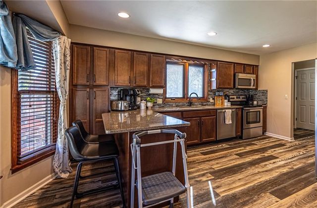 109 S Vansant Street, Clinton, MO 64735