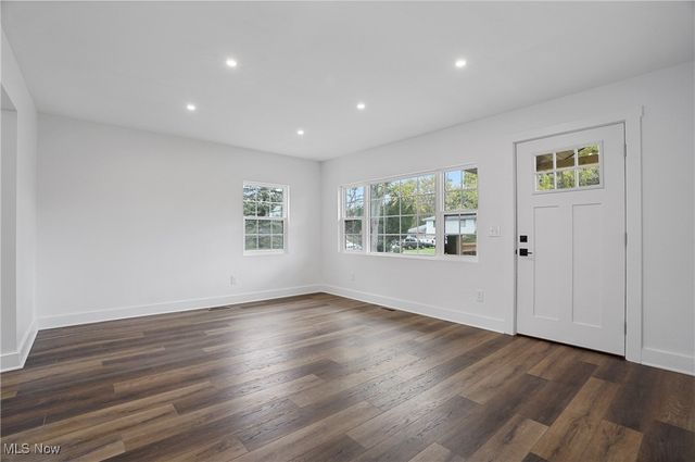 4570 Cynthia Drive, North Canton, OH 44720