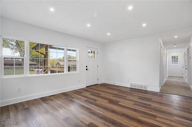 4570 Cynthia Drive, North Canton, OH 44720