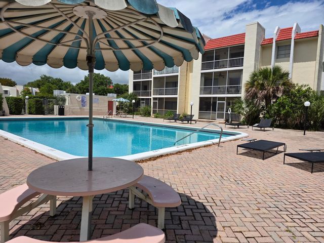683 NW 13th Street Apt 27, Boca Raton, FL 33486