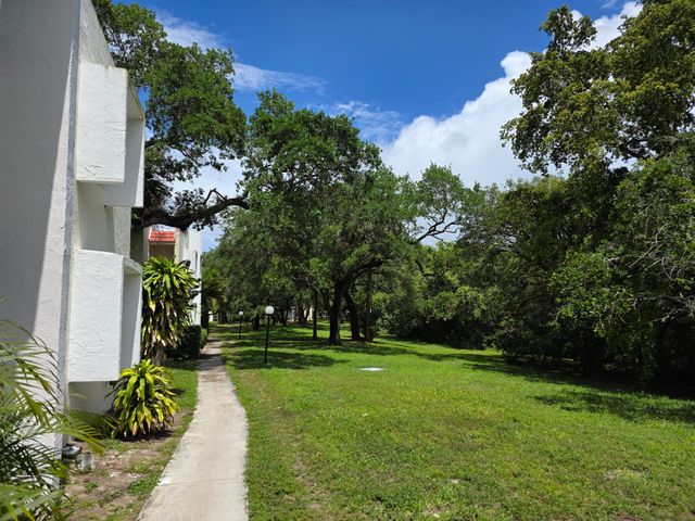 683 NW 13th Street Apt 27, Boca Raton, FL 33486