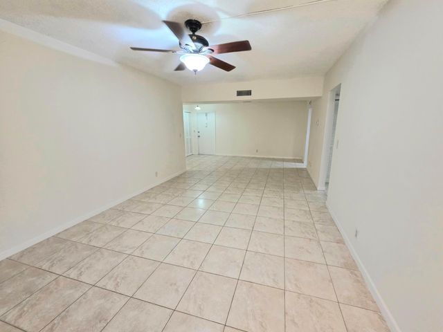 683 NW 13th Street Apt 27, Boca Raton, FL 33486
