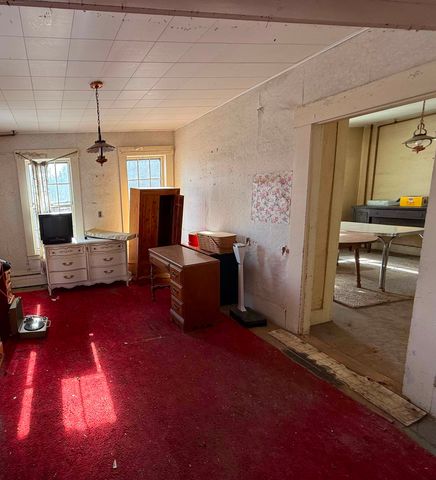 17 Main Street, New Hampton, NH 03256