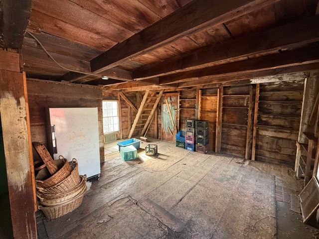 17 Main Street, New Hampton, NH 03256