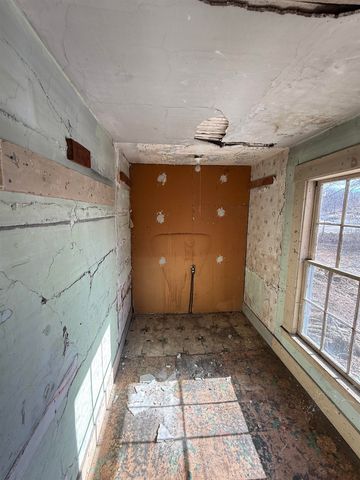 17 Main Street, New Hampton, NH 03256