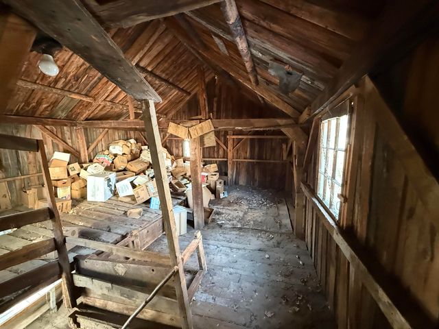 17 Main Street, New Hampton, NH 03256