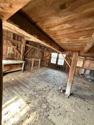 17 Main Street, New Hampton, NH 03256