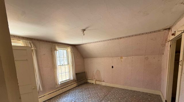 17 Main Street, New Hampton, NH 03256