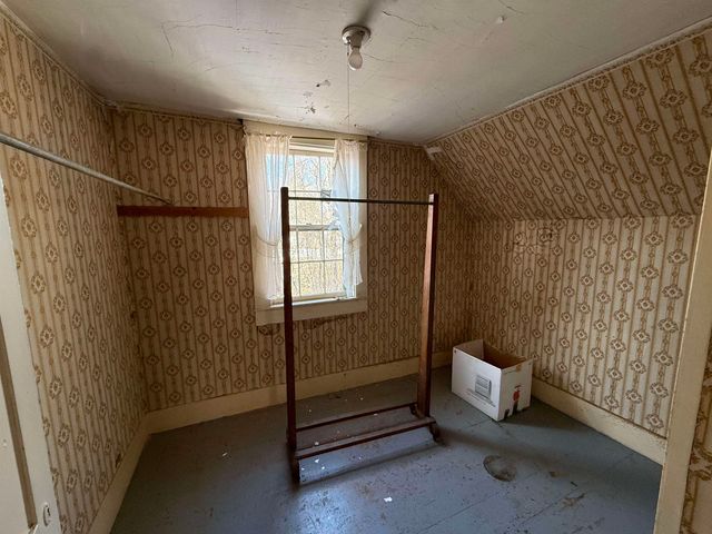 17 Main Street, New Hampton, NH 03256