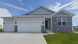 2833 Brook View Drive, Des Moines, IA 50317