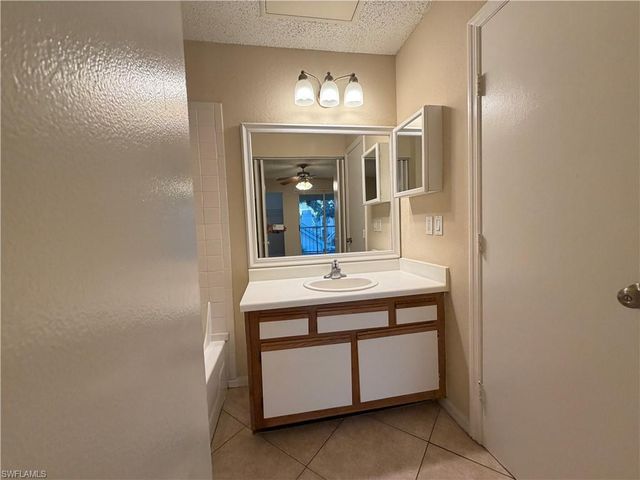 12520 Equestrian CIR # 312, Fort Myers, FL 33907