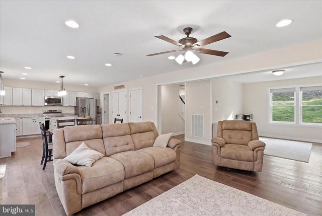 9 BLUE BIRD TRL, Fairfield, PA 17320