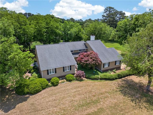 1801 Sawgrass Pointe DR, Hayes, VA 23072