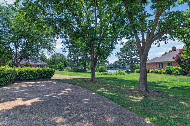 1801 Sawgrass Pointe DR, Hayes, VA 23072