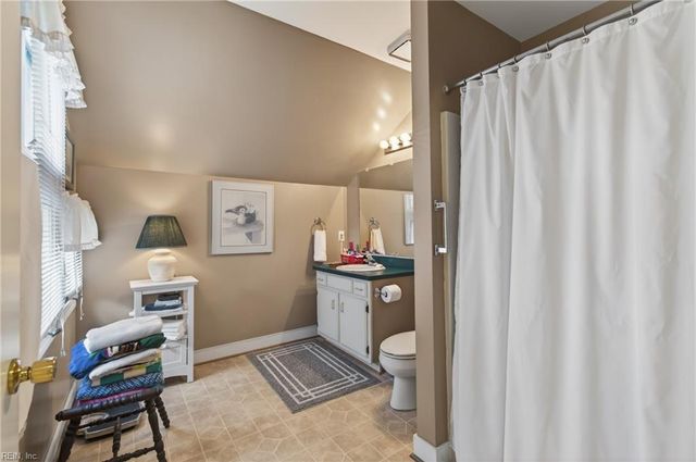 1801 Sawgrass Pointe DR, Hayes, VA 23072