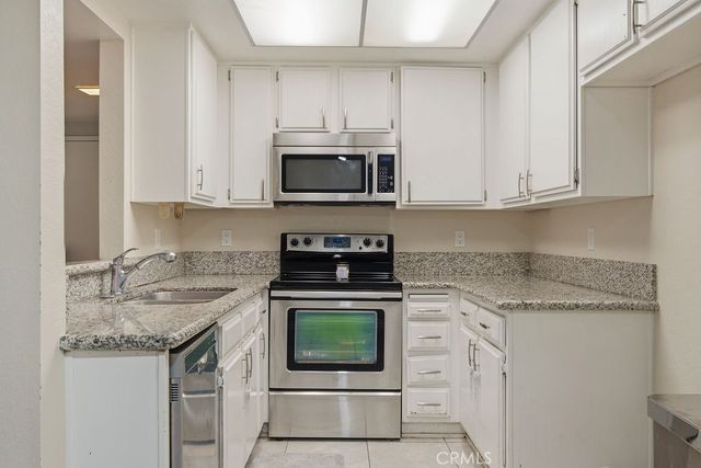 435 W 9th D5, Upland, CA 91786