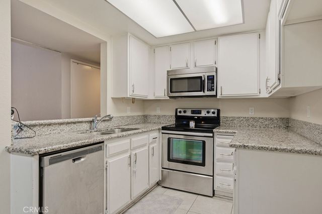 435 W 9th D5, Upland, CA 91786