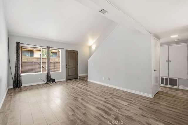 435 W 9th D5, Upland, CA 91786