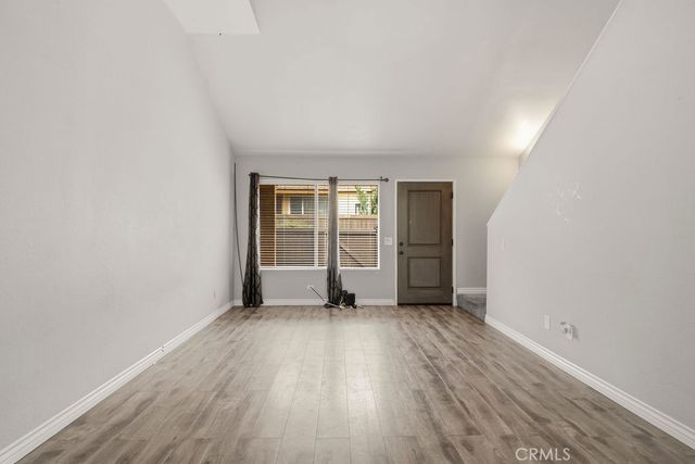 435 W 9th D5, Upland, CA 91786