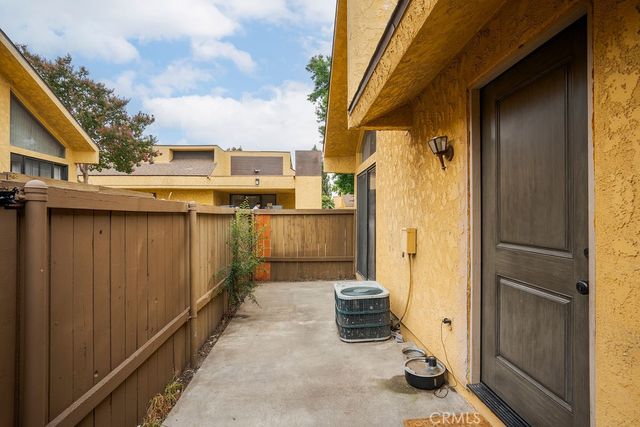 435 W 9th D5, Upland, CA 91786