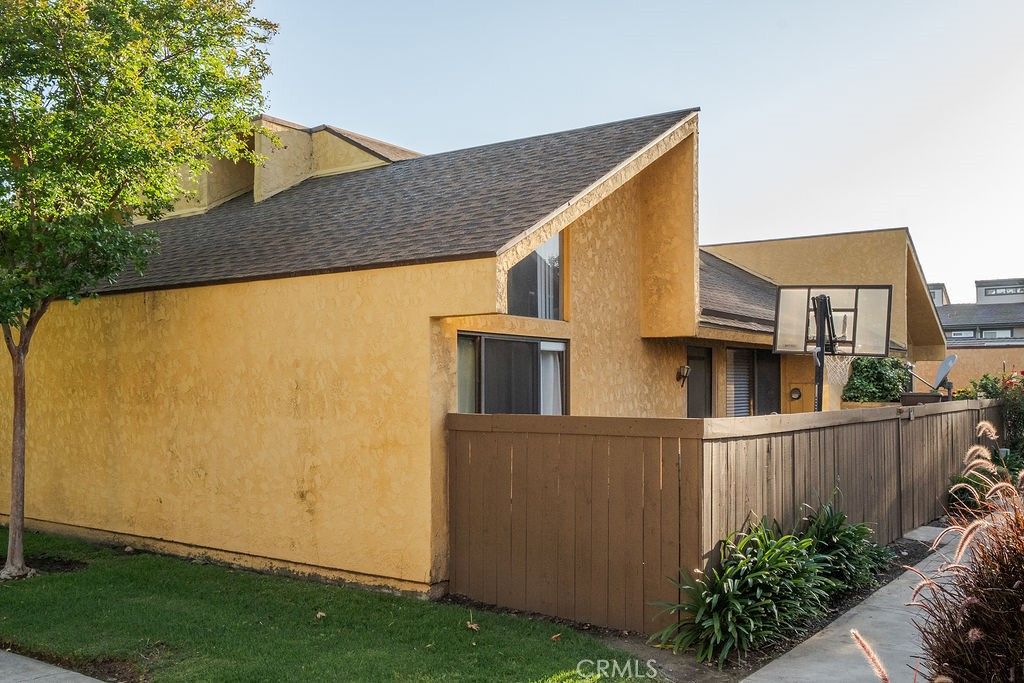 435 W 9th D5, Upland, CA 91786