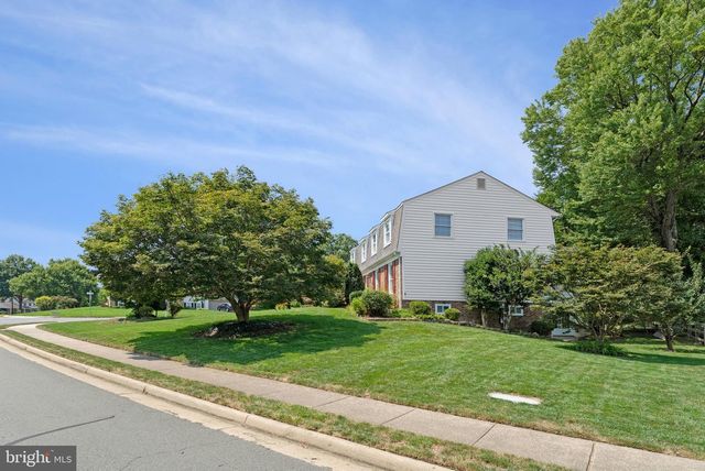 10704 STANHOPE PL, Fairfax, VA 22032