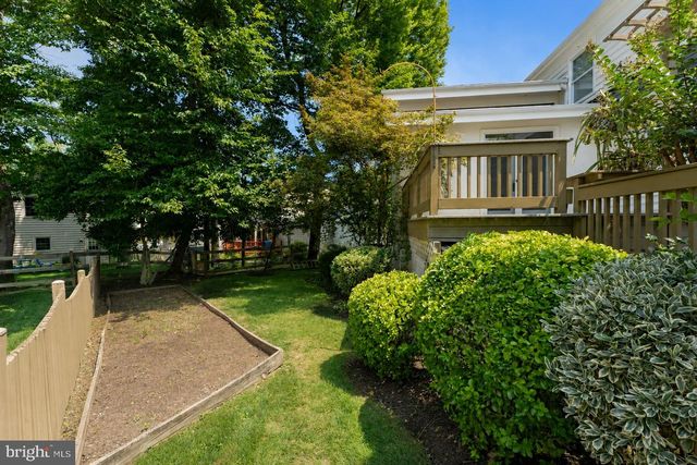 10704 STANHOPE PL, Fairfax, VA 22032