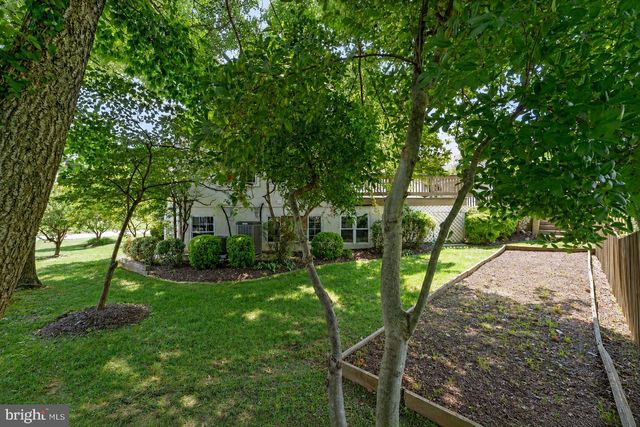 10704 STANHOPE PL, Fairfax, VA 22032