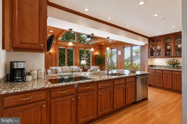 10704 STANHOPE PL, Fairfax, VA 22032