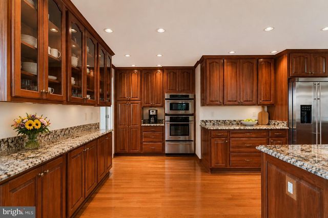 10704 STANHOPE PL, Fairfax, VA 22032