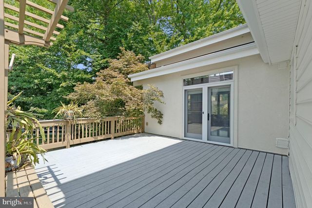 10704 STANHOPE PL, Fairfax, VA 22032