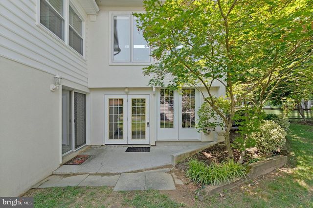 10704 STANHOPE PL, Fairfax, VA 22032