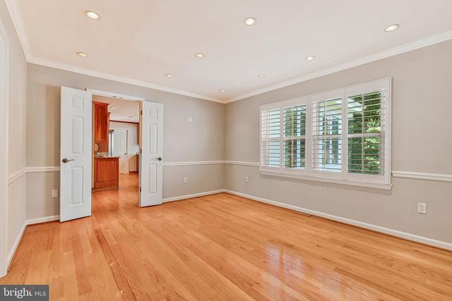 10704 STANHOPE PL, Fairfax, VA 22032