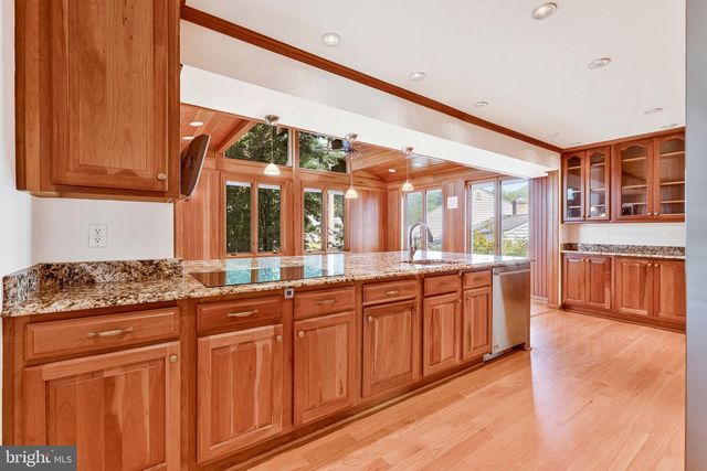 10704 STANHOPE PL, Fairfax, VA 22032