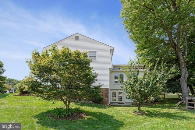 10704 STANHOPE PL, Fairfax, VA 22032
