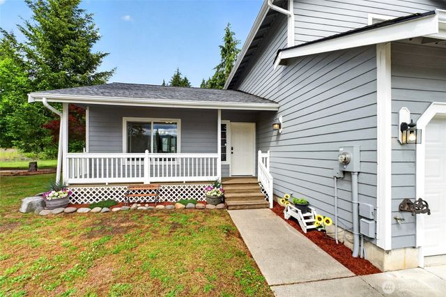 700 Kelsey Lane E, Eatonville, WA 98328