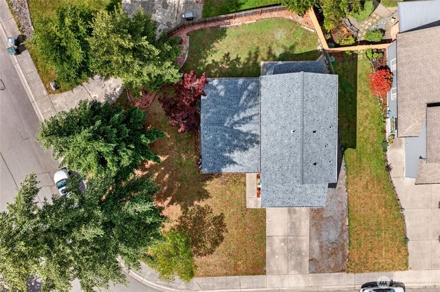 700 Kelsey Lane E, Eatonville, WA 98328