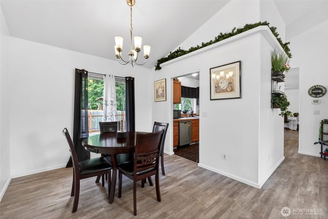 700 Kelsey Lane E, Eatonville, WA 98328