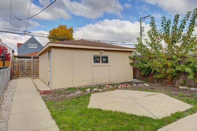 5040 W Berenice Avenue 1, Chicago, IL 60641