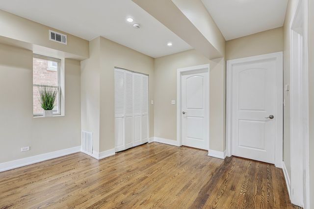 5040 W Berenice Avenue 1, Chicago, IL 60641