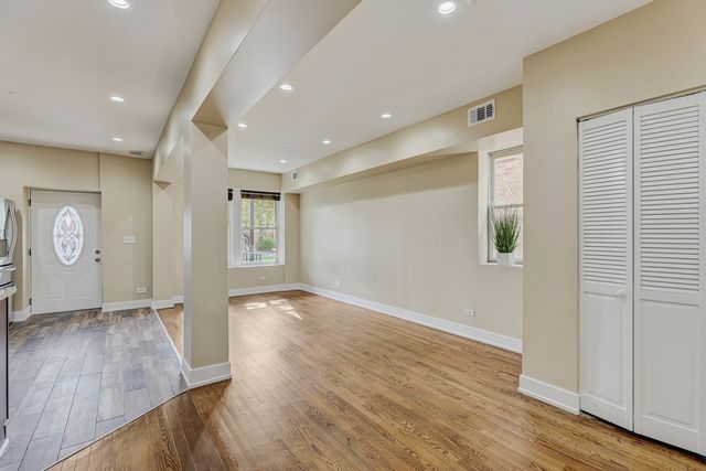 5040 W Berenice Avenue 1, Chicago, IL 60641