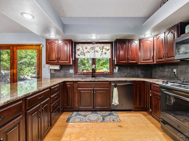 49 S Acacia Dr, Pueblo West, CO 81007