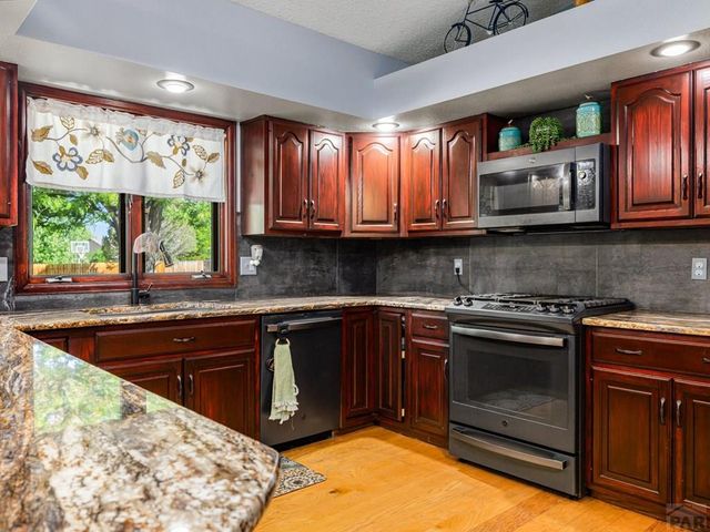 49 S Acacia Dr, Pueblo West, CO 81007