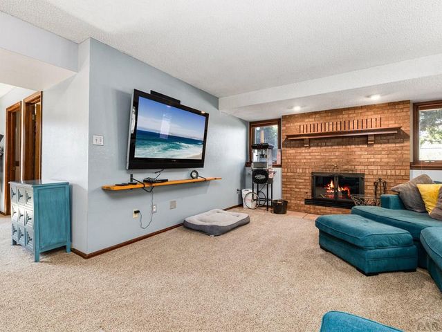 49 S Acacia Dr, Pueblo West, CO 81007