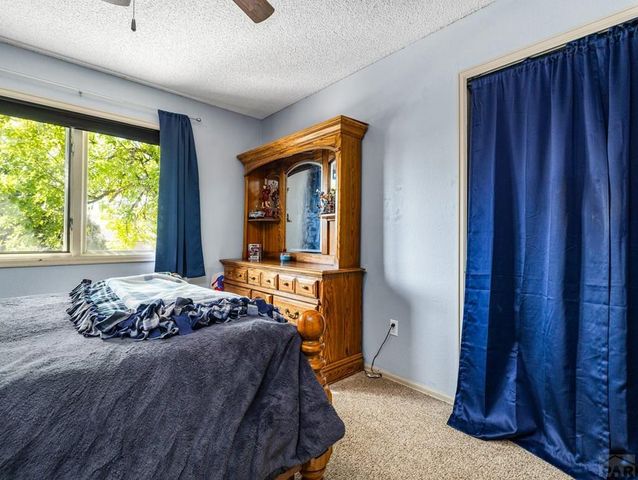 49 S Acacia Dr, Pueblo West, CO 81007