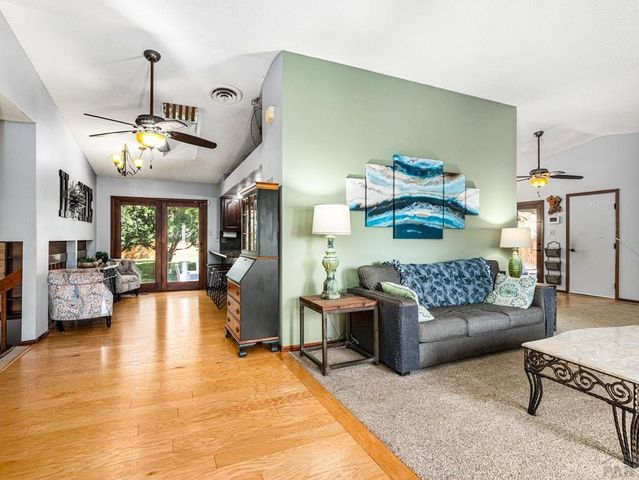 49 S Acacia Dr, Pueblo West, CO 81007