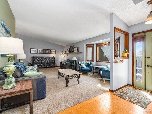 49 S Acacia Dr, Pueblo West, CO 81007
