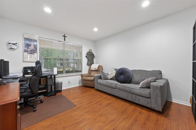 42 W Gaslight Place, The Woodlands, TX 77382